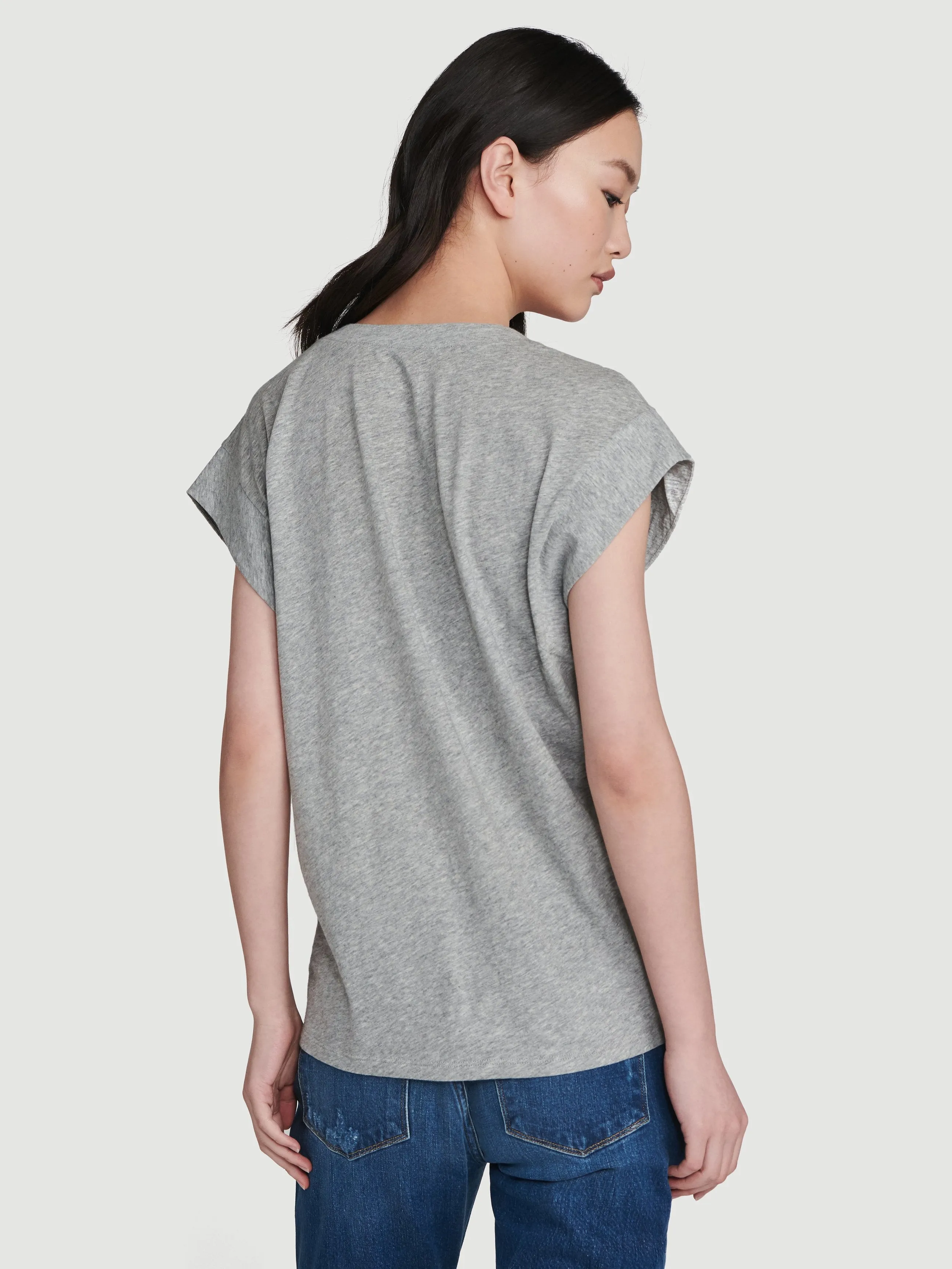 Le Mid Rise V Neck Tee -- Gris Heather